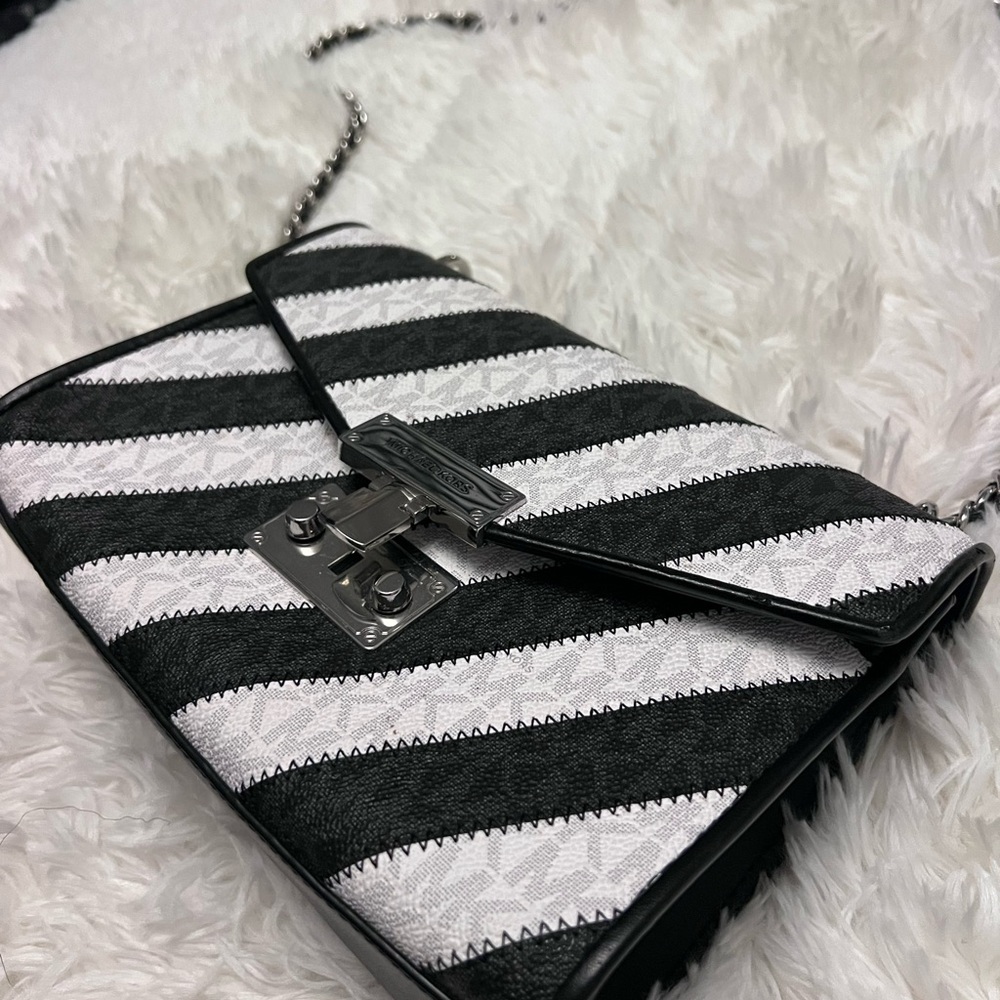 Michael Kors Black and White Crossbody Bag - Picture 7 of 9
